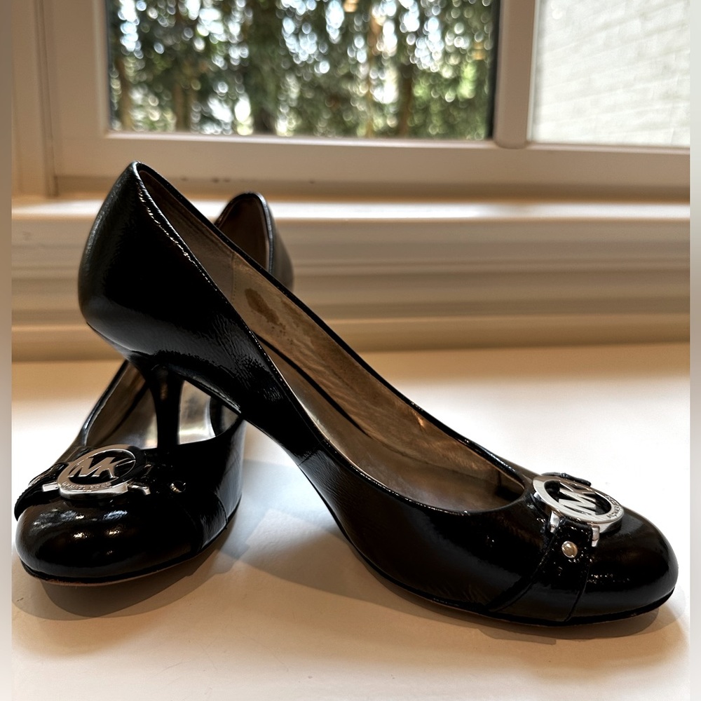 MICHAEL KORS ladies Heels size 7.5